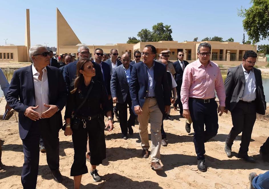 رئيس الوزراء يتفقد أعمال تنفيذ المتحف الآتوني بالمنيا ويوجه بسرعة استكمال وإنهاء المبنى رئيس الوزراء يتفقد أعمال تنفيذ المتحف الآتوني بالمنيا ويوجه بسرعة استكمال وإنهاء المبنى