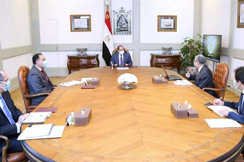 السيسي يتابع تطورات مشروع الضبعة مع رئيس الوزراء ووزير الكهرباء السيسي يتابع تطورات مشروع الضبعة مع رئيس الوزراء ووزير الكهرباء