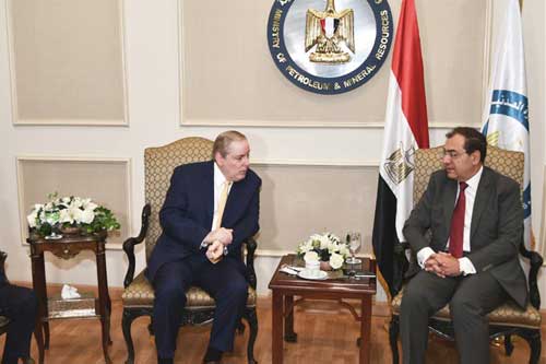 وزير البترول يلتقي رئيس الغرفة العربية الأمريكية لبحث سبل التعاون وزير البترول يلتقي رئيس الغرفة العربية الأمريكية لبحث سبل التعاون