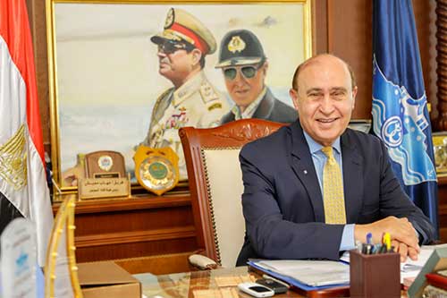 الفريق مهاب مميش يتفقد حركة الملاحة في قناة السويس الفريق مهاب مميش يتفقد حركة الملاحة في قناة السويس