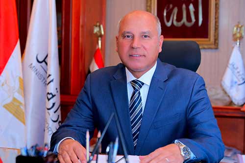 وزارة النقل: تطوير الطرق فى الصعيد نواة للربط مع القاهرة وزارة النقل: تطوير الطرق فى الصعيد نواة للربط مع القاهرة